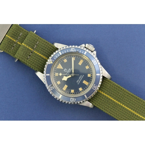 30 - VERY RARE TUDOR SUBMARINER MARINE NATIONALE REF 94010 CIRCA 1978, circular blue dial with patina hou... 