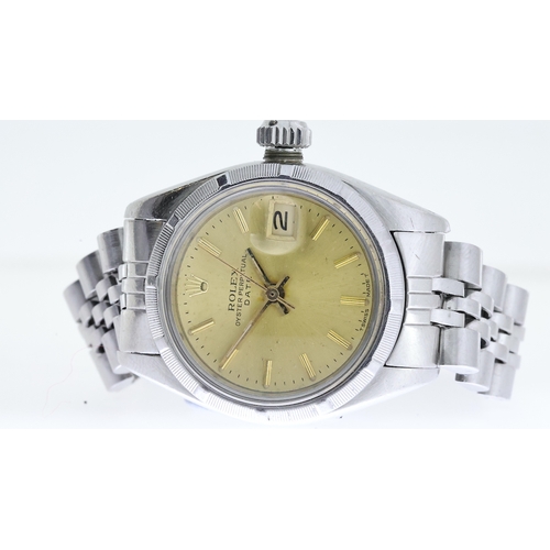 214 - LADIES ROLEX DATEJUST 26 REFERENCE 6919 CIRCA 1980, circular champagne dial with baton hour markers,... 