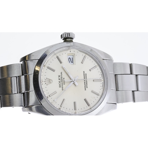 42 - VINTAGE ROLEX OYSTER PERPETUAL DATE CIRCA 1964, circular silver dial with baton hour markers, date a... 