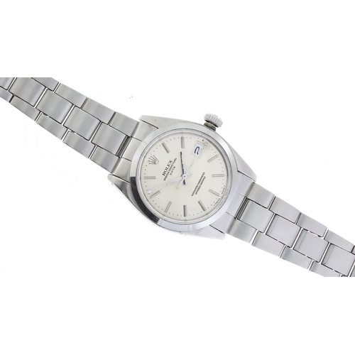 42 - VINTAGE ROLEX OYSTER PERPETUAL DATE CIRCA 1964, circular silver dial with baton hour markers, date a... 