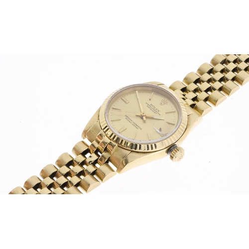 45 - 18CT LADIES ROLEX DATEJUST CIRCA 1986, circular champagne dial with baton hour markers, date apertur... 