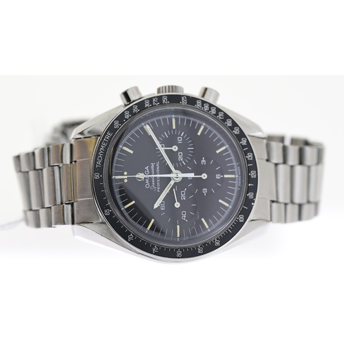 7 - VINTAGE OMEGA SPEEDMASTER 145.022 WITH OMEGA EXTRACT 1974, circular black tritium dial with cream pa... 