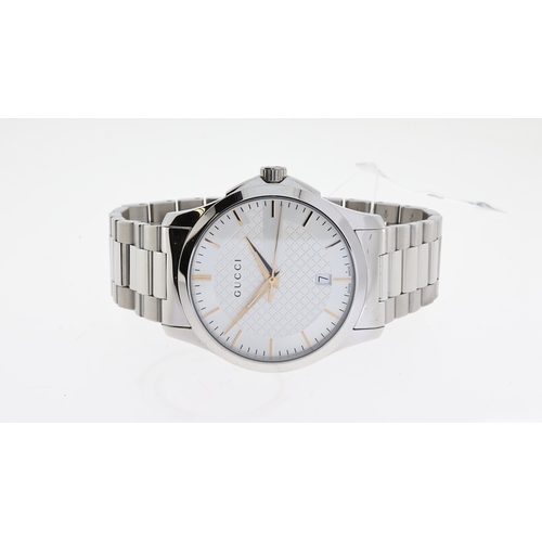 99 - GUCCI QUARTZ WRISTWATCH REFERENCE 126.4, 40mm stainless steel case (including the crown guard), Gucc... 