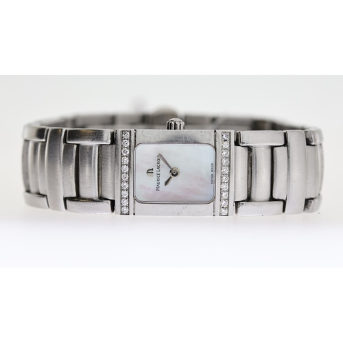 125 - LADIES MAURICE LACROIX REF 32823, approx 16mm mother of pearl dial, stainless steel bezel and case, ... 