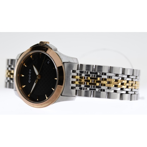 192 - GUCCI QUARTZ REF 126.5 W/BOX, approx 28mm black dial, dauphine hour markers, date aperture at 4 o'cl... 