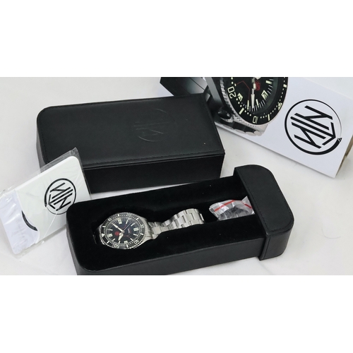 209 - ***TO BE SOLD WITHOUT RESERVE*** NTH TIKUNA DIVERS WATCH W/BOX. BATON HOUR MARKERS. QUARTZ MOVEMENT.... 