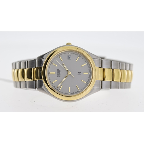 210 - *TO BE SOLD WITHOUT RESERVE* SEIKO QUARTZ REFERENCE 5Y22-7060, circular silver dial with baton hour ... 