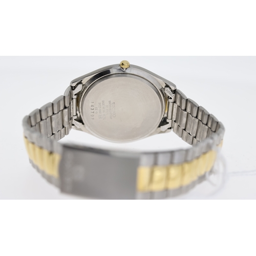 210 - *TO BE SOLD WITHOUT RESERVE* SEIKO QUARTZ REFERENCE 5Y22-7060, circular silver dial with baton hour ... 