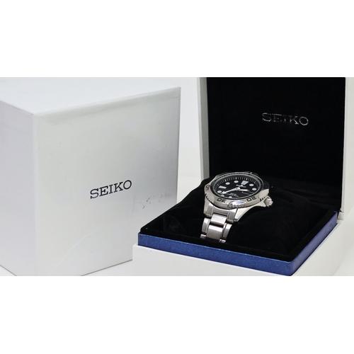 212 - *TO BE SOLD WITHOUT RESERVE* SEIKO SOLAR CHRONOGRAPH WITH BOX REFERENCE V158-0AE0, circular black di... 