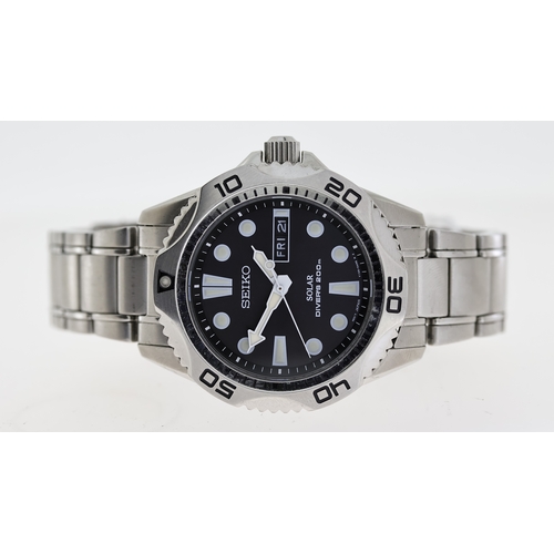 212 - *TO BE SOLD WITHOUT RESERVE* SEIKO SOLAR CHRONOGRAPH WITH BOX REFERENCE V158-0AE0, circular black di... 