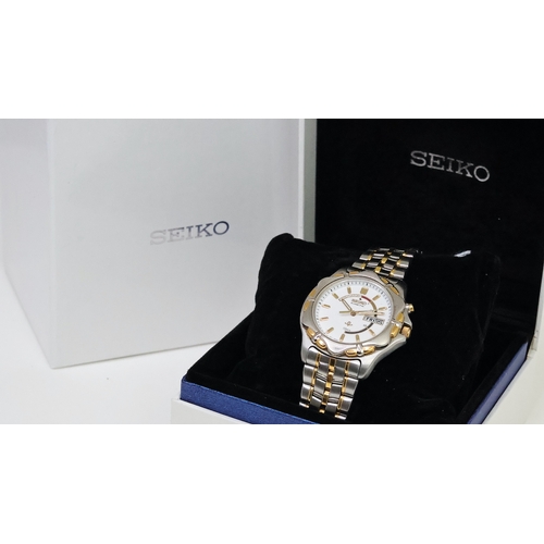 214 - *TO BE SOLD WITHOUT RESERVE* SEIKO KINETIC REFERENCE 5M23-6B70, circular white dial with baton hour ... 