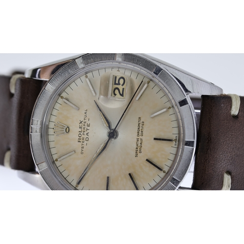 25 - VINTAGE ROLEX OYSTER PERPETUAL DATE REF 1500 CIRCA 1957, circular sunburst silver dial with a lovely... 