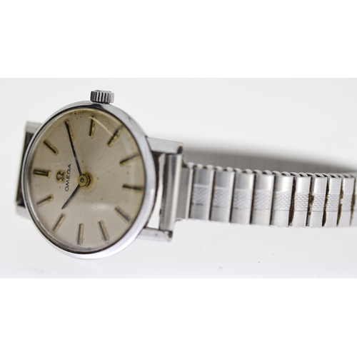 60 - VINTAGE LADIES OMEGA WRISTWATCH, approx 23mm stainless steel case, expandable bracelet, not running.