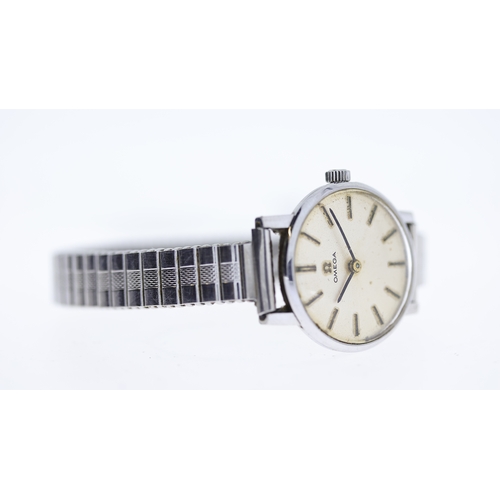 60 - VINTAGE LADIES OMEGA WRISTWATCH, approx 23mm stainless steel case, expandable bracelet, not running.