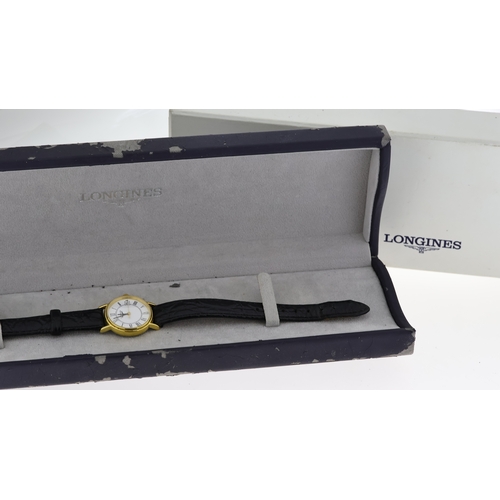 96 - LONGINES LADIES WATCH CIRCA 2005 REF L4.220.2 W/BOX & GUARANTEE CARD, approx 24mm white dial, Roman ... 