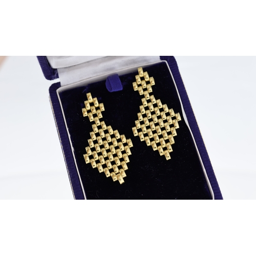 1028 - 18CT YELLOW GOLD DROP EARRINGS W/BOX, butterfly backs hallmarked, weighing 10.9g (Bahrain), comes wi... 