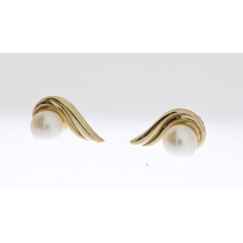 1032 - 14CT YELLOW GOLD & PEARL EARRINGS, approx 1.28g, hallmarked butterfly back, freshwater cultured pear... 