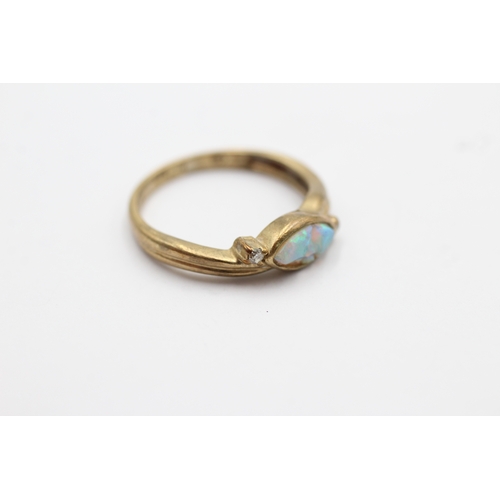 1041 - 9ct Gold Diamond & Opal Dress Ring - As Seen (2.3g)