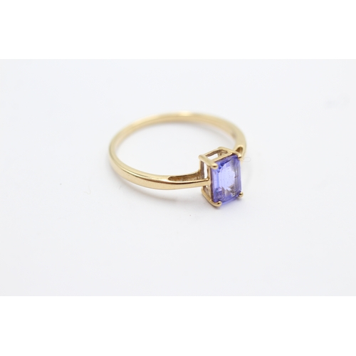 1043 - 9ct Gold Baguette Cut Tanzanite Solitaire Ring (1.6g)