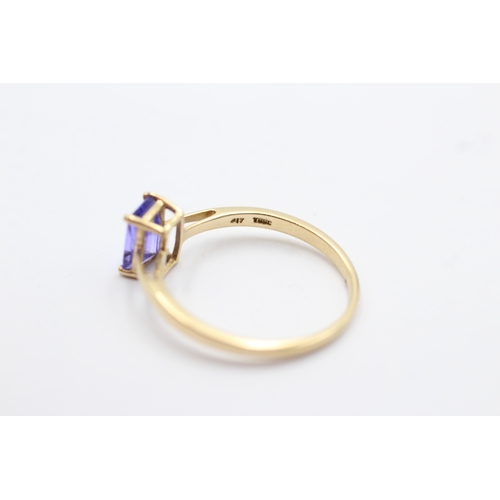 1043 - 9ct Gold Baguette Cut Tanzanite Solitaire Ring (1.6g)