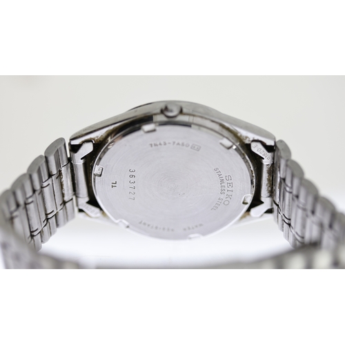 272 - SEIKO DAY DATE REF 363727, approx 34mm silver dial with baton hour markers, day/date at 3 o'clock, s... 