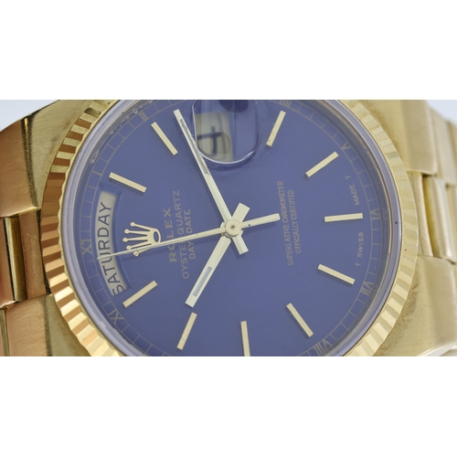 60 - RARE 18CT ROLEX OYSTERQUARTZ DAY-DATE REFERENCE 19018 WITH BOX, blue dial with gold hour markers, ou... 