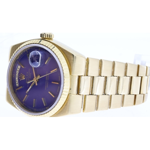 60 - RARE 18CT ROLEX OYSTERQUARTZ DAY-DATE REFERENCE 19018 WITH BOX, blue dial with gold hour markers, ou... 