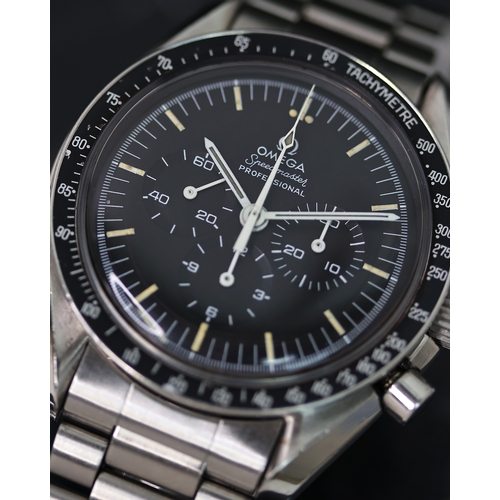 31 - VINTAGE OMEGA SPEEDMASTER STRAIGHT WRITING WITH OMEGA EXTRACT 1971, circular black dial with baton t... 