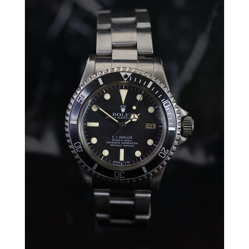 36 - VINTAGE ROLEX SEA DWELLER REFERENCE 1665 CIRCA 1977, circular black MK 1 dial with cream patina hour... 