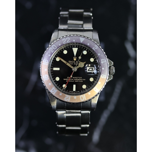 37 - VINTAGE ROLEX GMT MASTER REFERENCE 1675 CIRCA 1964, circular gloss gilt dial with patina hour marker... 