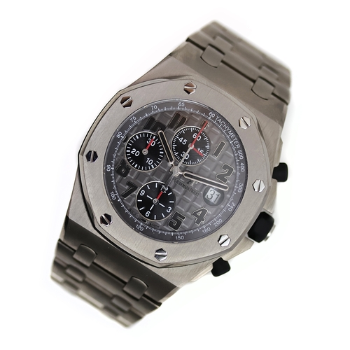 38 - AUDEMARS PIGUET ROYAL OAK OFFSHORE TITANIUM CHRONOGRAPH BOX AND PAPERS 2011, circular grey waffle ef... 