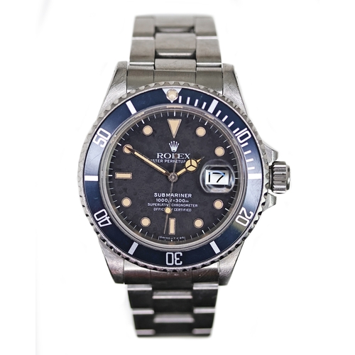 73 - ROLEX SUBMARINER REFERENCE 168000 CIRCA 1986, circular black matte aged dial with applied patina hou... 