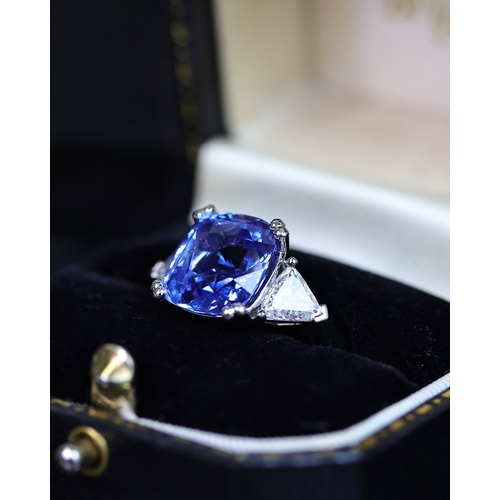 91 - FINE 8.26CT UNTREATED SAPPHIRE AND DIAMOND RING,  fine blue sapphire, rectangular cushion cut, mount... 