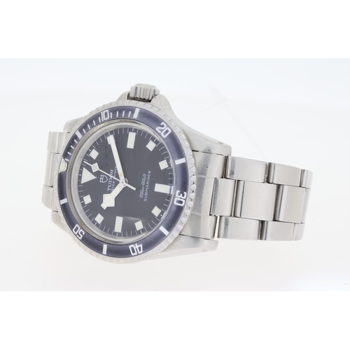 15 - VINTAGE TUDOR SUBMARINER REFERENCE 7016 CIRCA 1976 ROYAL NAVY DIVER WATCH, circular black service di... 