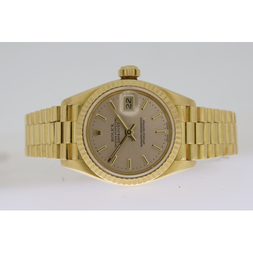 25 - 18CT LADIES DATEJUST REFERENCE 69178 CIRCA 1989, circular sunburst light pink dial with applied hour... 