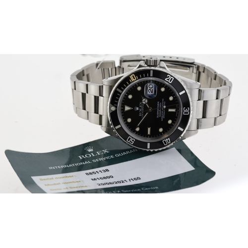 43 - ROLEX OYSTER PERPETUAL SUBMARINER REFERENCE 16800 CIRCA 186 WITH SERVICE CARD, black dial with lumin... 