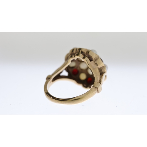 1046 - 9ct Gold Garnet And Pearl Round Cluster Split Shank Dress Ring (4.7g)