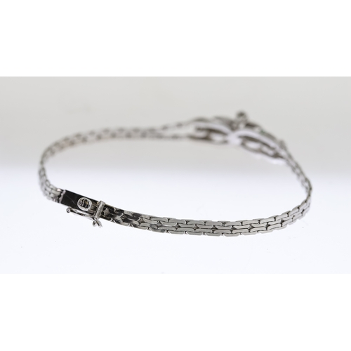 1051 - 9ct White Gold Diamond And Emerald Moon Detail Six Stone Split Chain Bracelet (5.7g)