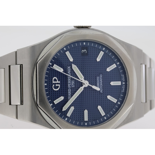 32 - GIRARD PERREGAUX LAUREATO 42 BLUE BOX AND PAPERS 2022, circular blue Clous des Paris dial with appli... 