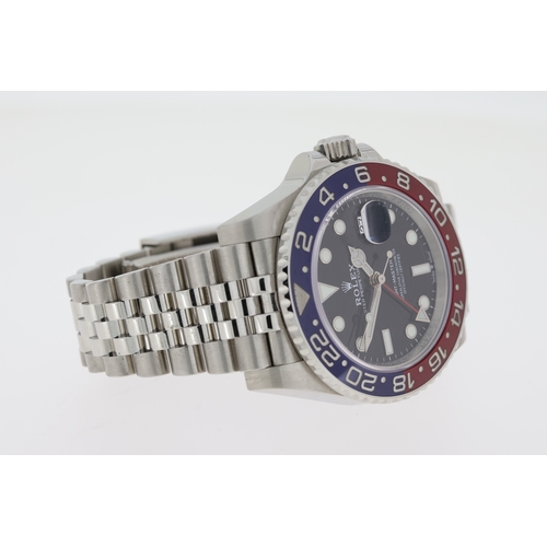 50 - ROLEX GMT MASTER II 'PEPSI' REFERENCE 126710BLRO WITH PAPERS 2020, circular black dial with applied ... 