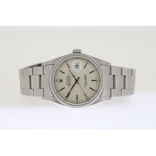 6 - ROLEX DATEJUST 36 REFERENCE 16220 BOX AND PAPERS 2006, circular sunburst silver dial with baton hour... 