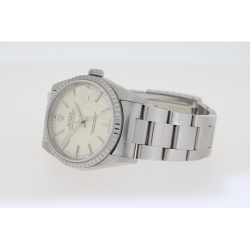 6 - ROLEX DATEJUST 36 REFERENCE 16220 BOX AND PAPERS 2006, circular sunburst silver dial with baton hour... 