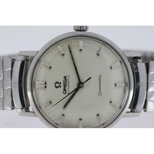 119 - VINTAGE OMEGA SEAMASTER AUTOMATIC, 34mm stainless steel case, front loaded watch. Silver dial with b... 