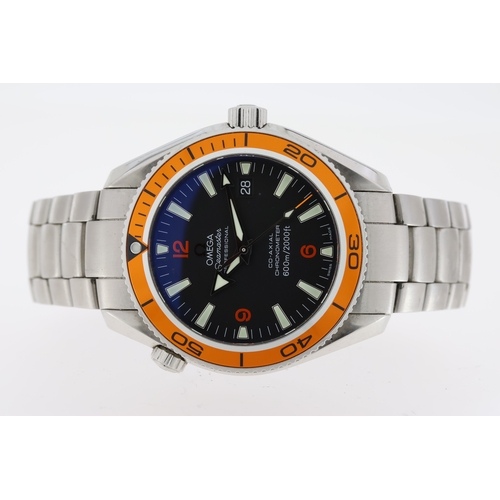 125 - OMEGA SEAMASTER PLANET OCEAN REFERENCE 2209.50.00 CIRCA 2007, circular black dial with applied hour ... 