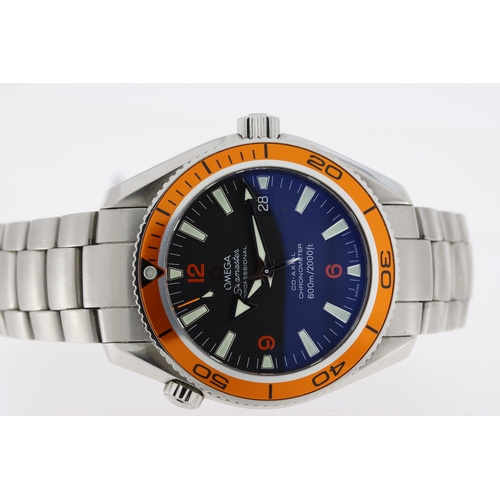 125 - OMEGA SEAMASTER PLANET OCEAN REFERENCE 2209.50.00 CIRCA 2007, circular black dial with applied hour ... 