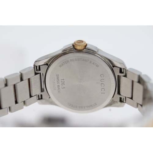 170 - LADIES GUCCI QUARTZ WATCH REFERENCE 126.5, 28mm stainless steel case and snap on case back. A silver... 