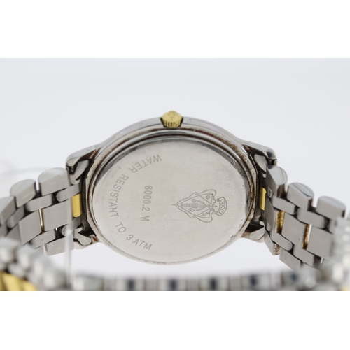 198 - GUCCI QUARTZ WATCH REFERENCE 8000.2M, approx 33mm stainless steel dial with snap on case back. A cre... 