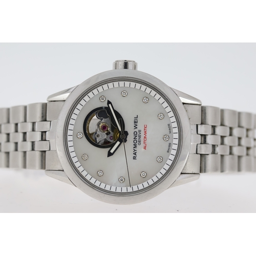 199 - LADIES RAYMOND WEIL MOTHER OF PEARL AUTOMATIC REFERENCE 2410, approx 28mm stainless steel case, with... 