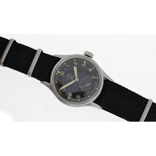 300 - VINTAGE OMEGA DIRTY DOZEN W.W.W BRITISH WW2 MILITARY WATCH CIRCA 1940's, circular black dial with ar... 