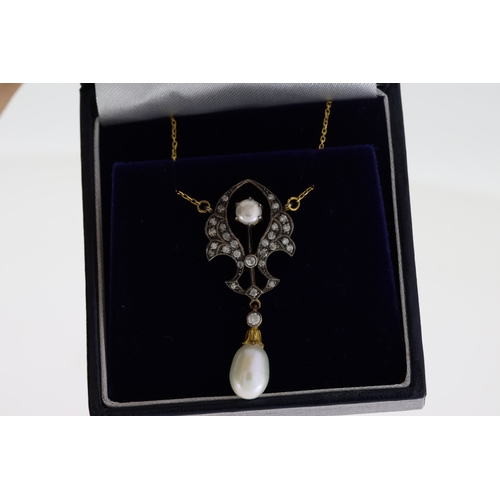 1072 - Gold and silver vintage-style necklace set with diamonds and pearls, boxed